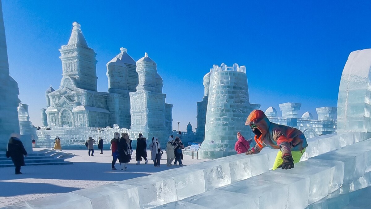 tour harbin 2026, paket wisata harbin, ice and snow world, snowtown china, volga manor, liburan musim dingin china