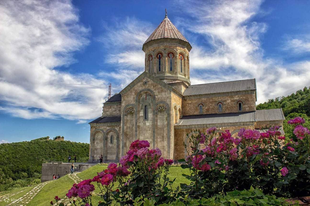 Paket Tour Murah Rusia di Azerbaijan, Georgia, & Armenia