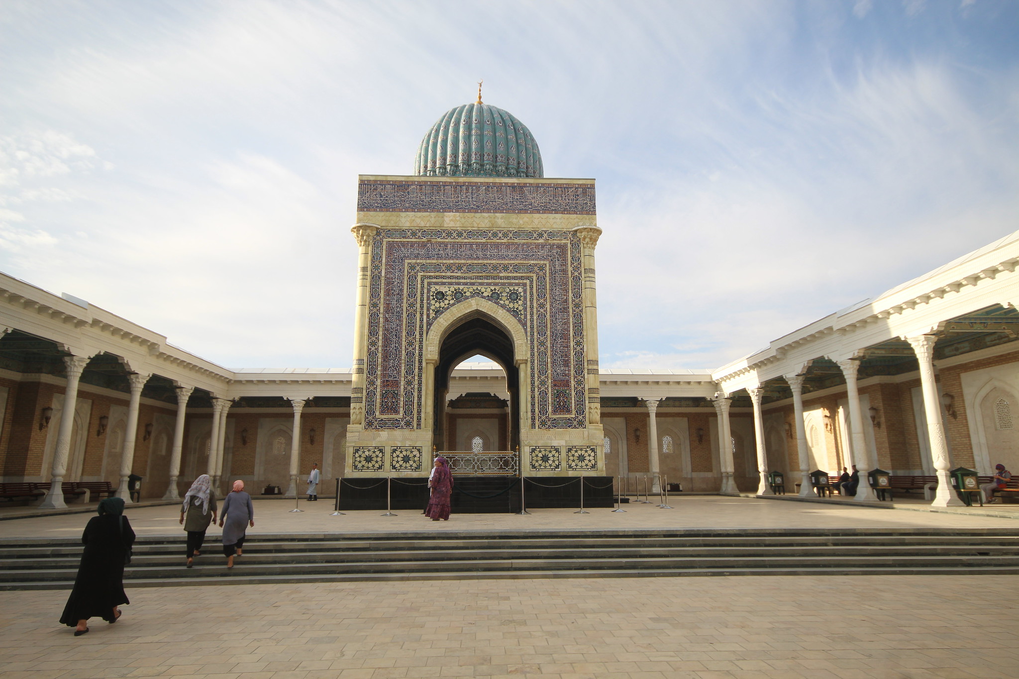 Paket tour Uzbekistan Kazakhstan April 2026 9 hari harga terbaik