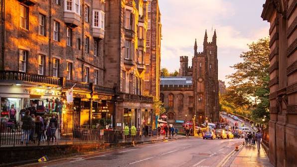 Paket Tour Murah Scotland Edinburgh Castle Calton Hill Loch Ness Winter Holiday.
