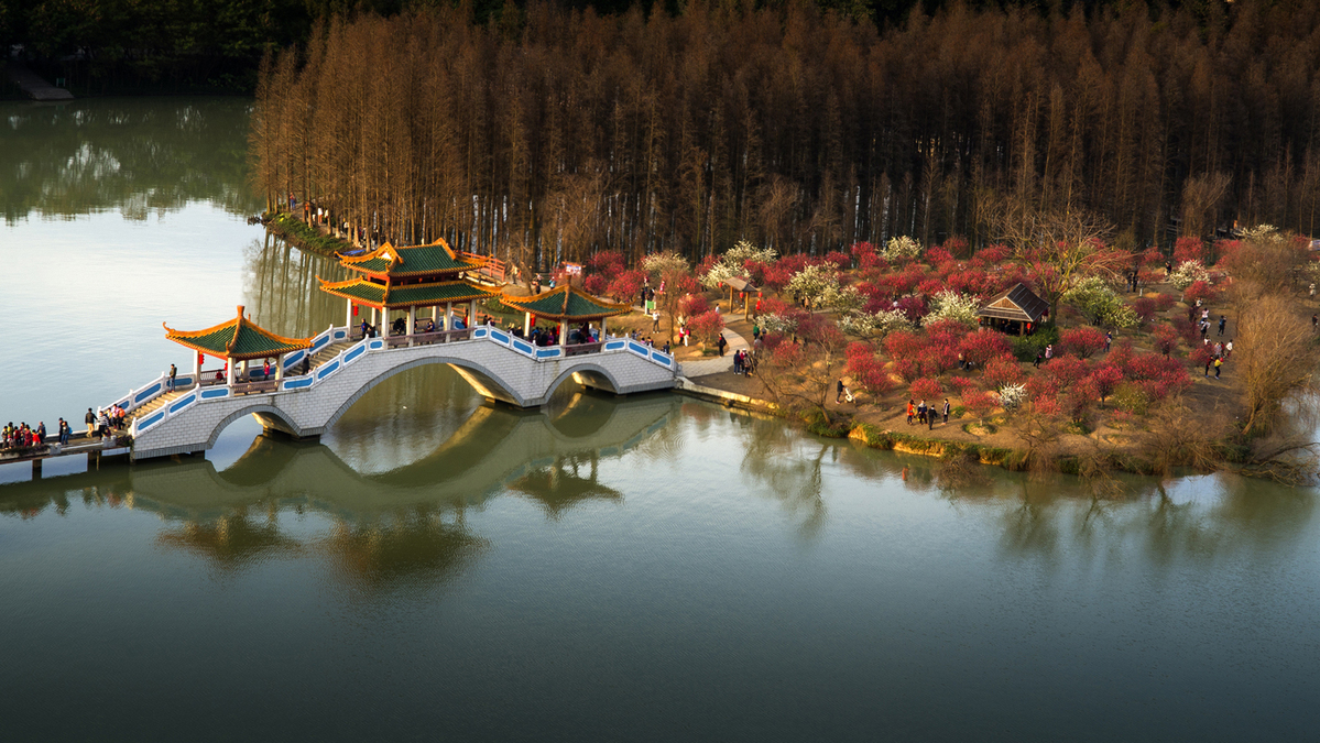 Paket Tour Zhangjiajie Fenghuang Guilin 9 Hari 2026